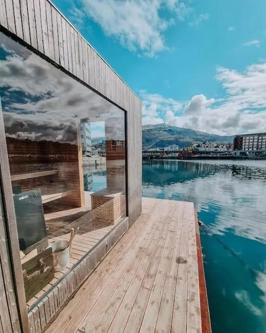 Apartment With Loft & Window Balcony, Free Parking Bergen